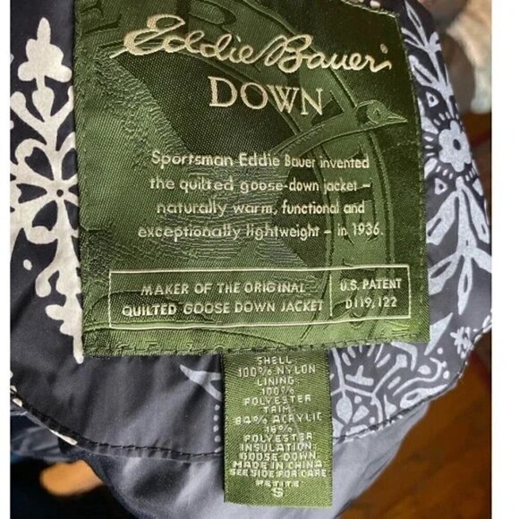 Eddie Bauer Goose Down Quilted Navy Snowflake Vest Faux Fur Collar Size S - Picture 4 of 5